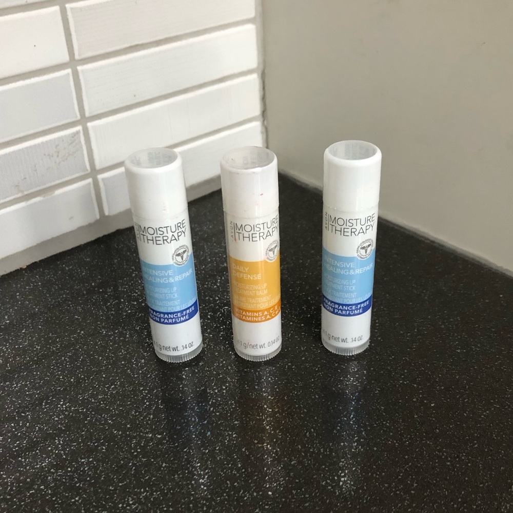 AVON Moisture Therapy Intensive Healing & Repair Lip Balm 2 Pack + Daily Defence